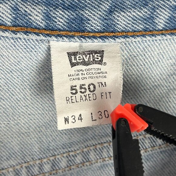 Levi's 550 Relaxed Fit Light Wash Mom Jean 32x30 Colombia Vintage 90s Distressed - Picture 7 of 8